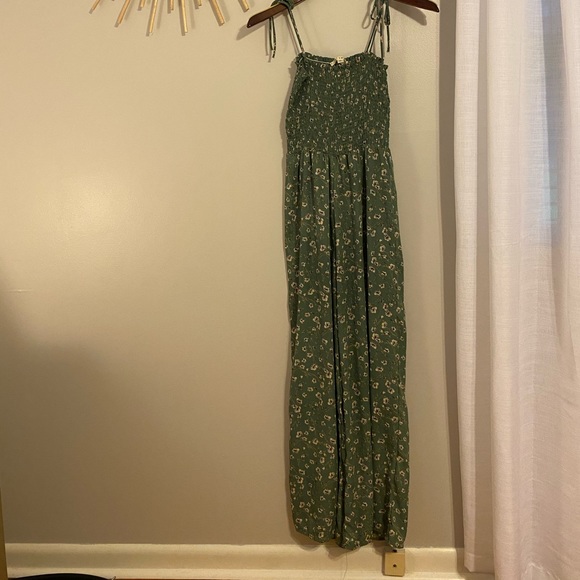 Francesca‘s Women’s Jumpsuit - Picture 3 of 4